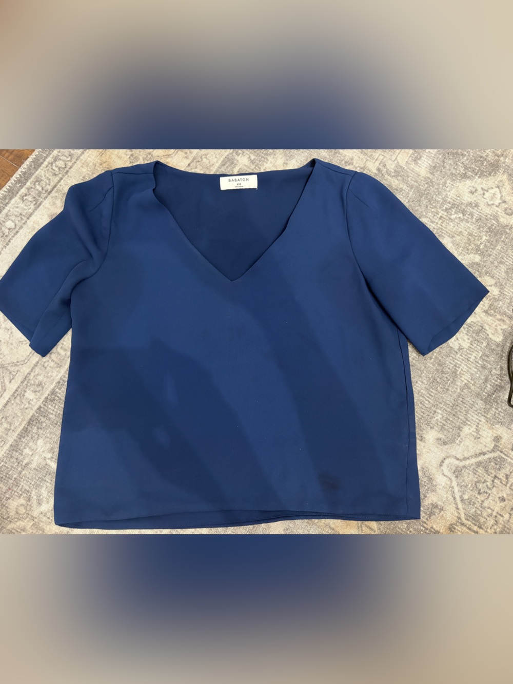 Aritzia Babaton Navy V-Neck Short Sleeve Top